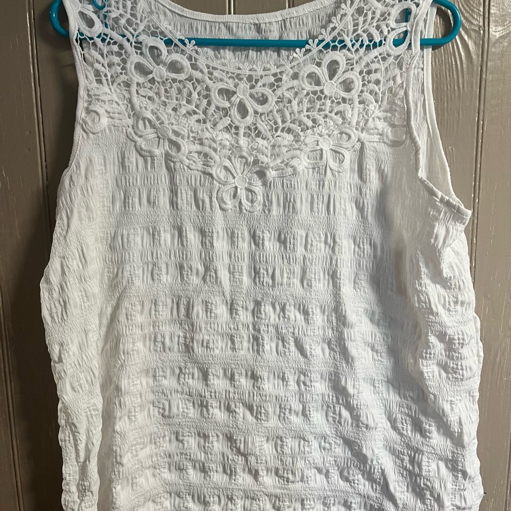 SHEIN White Textured Lace Blouse